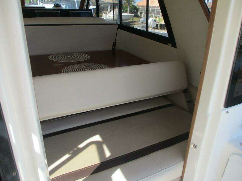 30ft Cutwater Yacht For Sale