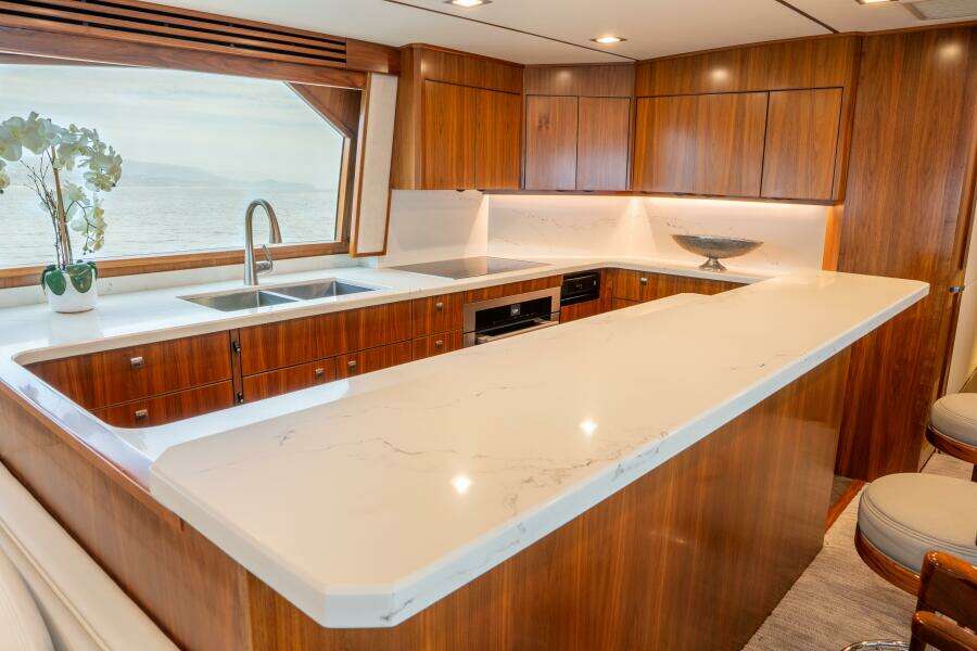 2018 Viking 80 Enclosed Bridge - SILVERTIME