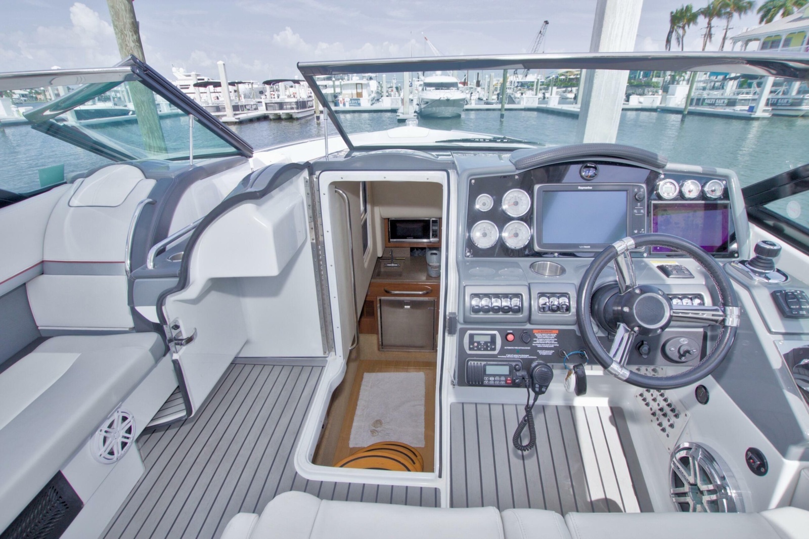 2015 Formula 350 Crossover Bowrider