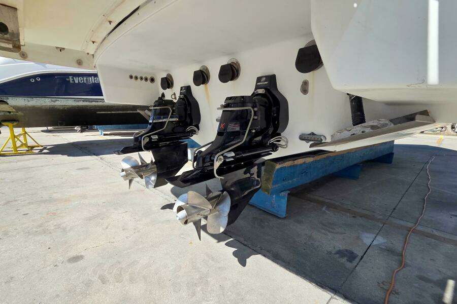 Ship Faced 35ft Formula Yacht For Sale