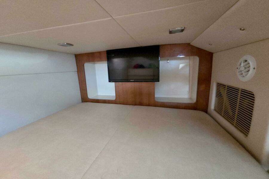 Ship Faced 35ft Formula Yacht For Sale