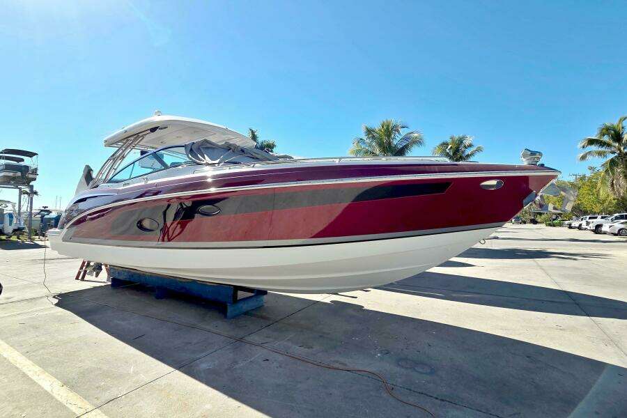Ship Faced 35ft Formula Yacht For Sale