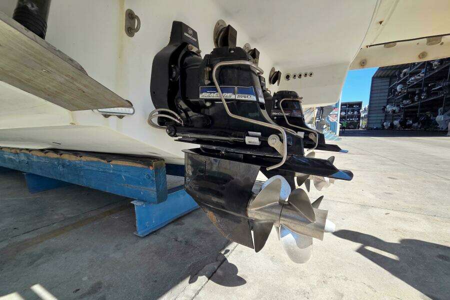 Ship Faced 35ft Formula Yacht For Sale