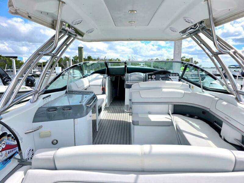 Ship Faced 35ft Formula Yacht For Sale