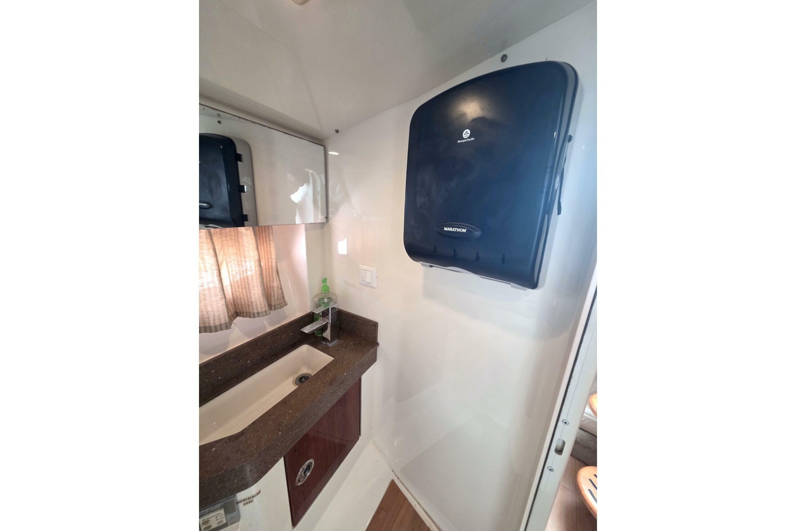 2015 Formula 350 Crossover Bowrider