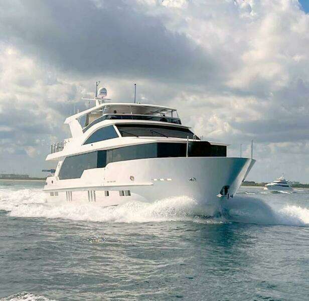 102ft Hargrave Yacht For Sale