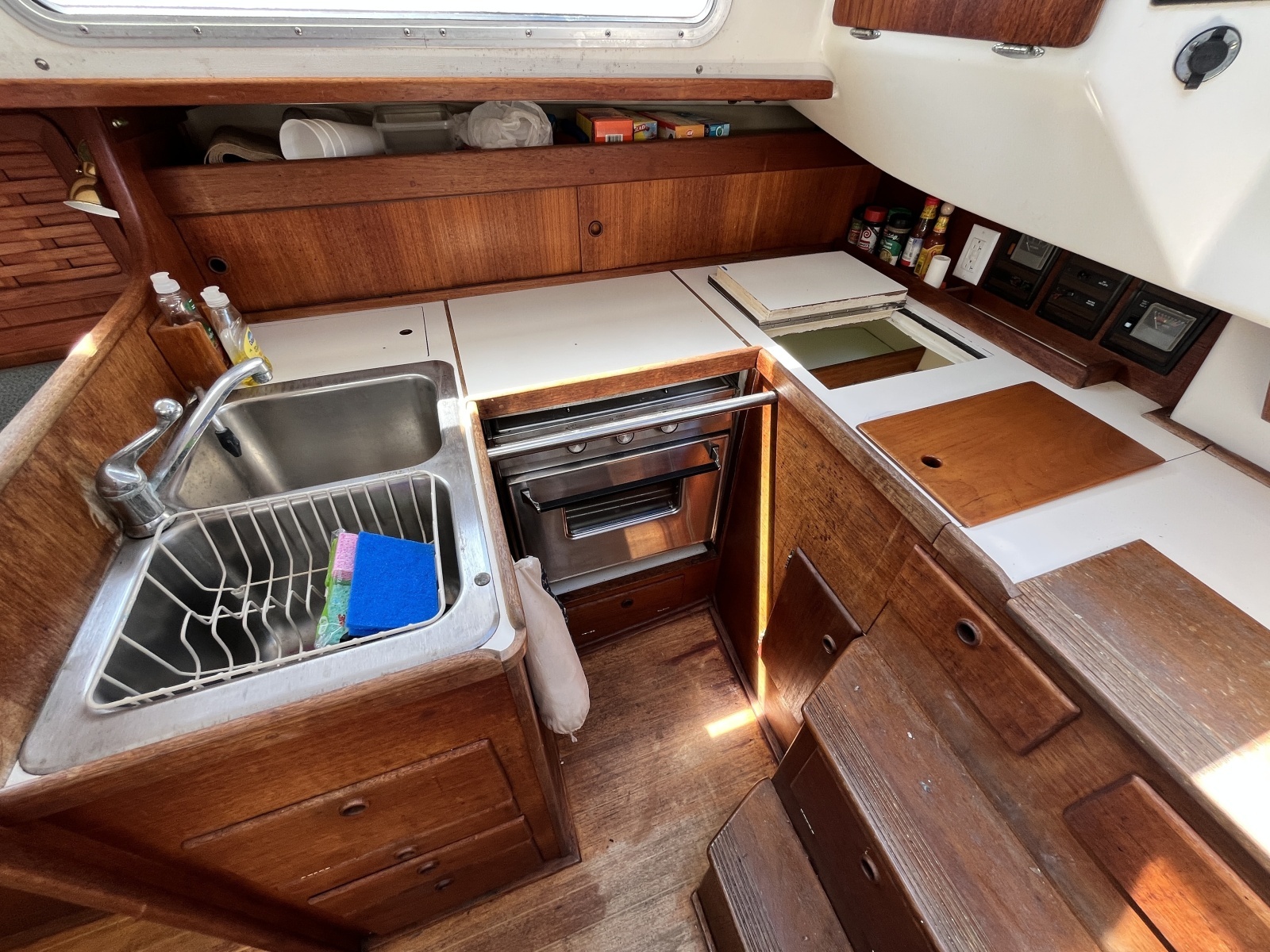Bay Lark 34ft Sabre Yacht For Sale