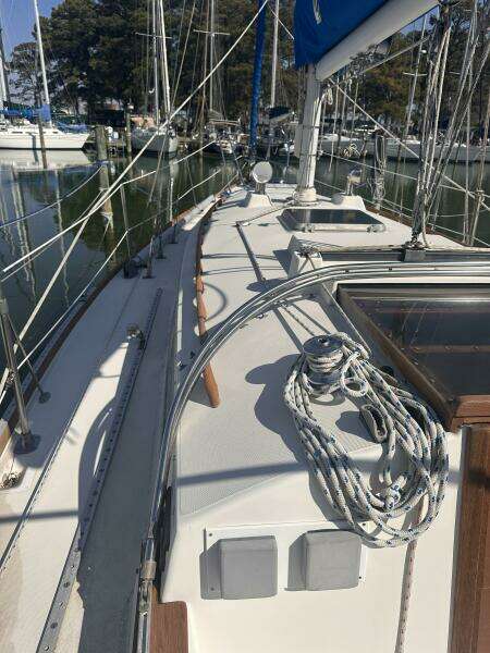 Bay Lark 34ft Sabre Yacht For Sale