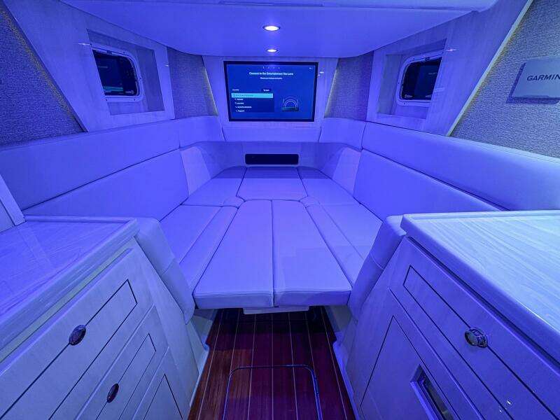 48ft HCB Yacht For Sale