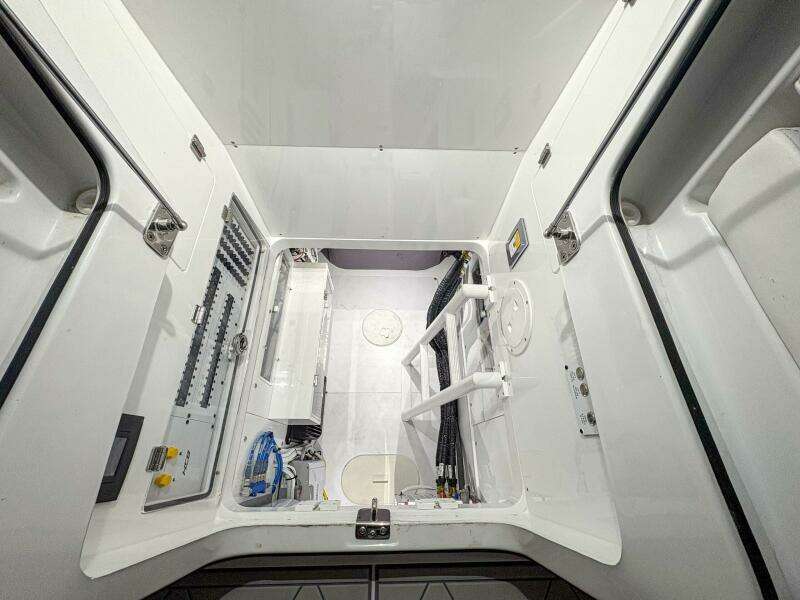 48ft HCB Yacht For Sale