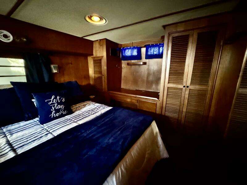 47ft Marine Trader Yacht For Sale