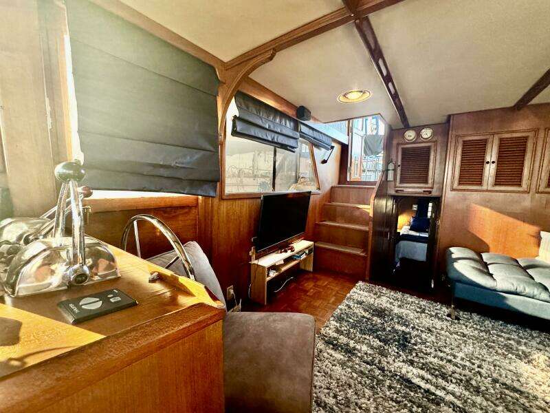 47ft Marine Trader Yacht For Sale