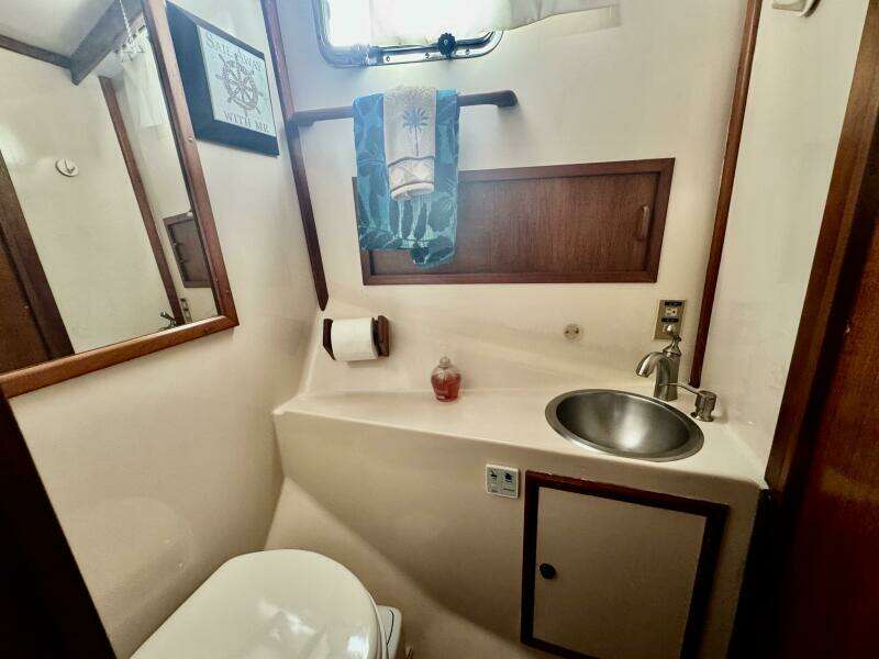 47ft Marine Trader Yacht For Sale