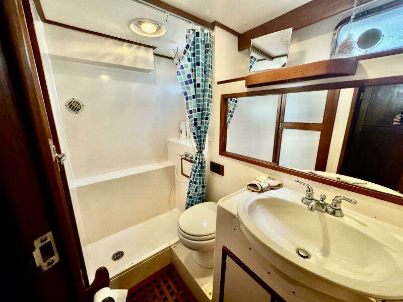 47ft Marine Trader Yacht For Sale