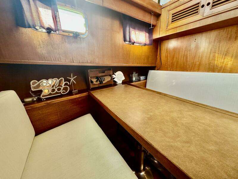 47ft Marine Trader Yacht For Sale