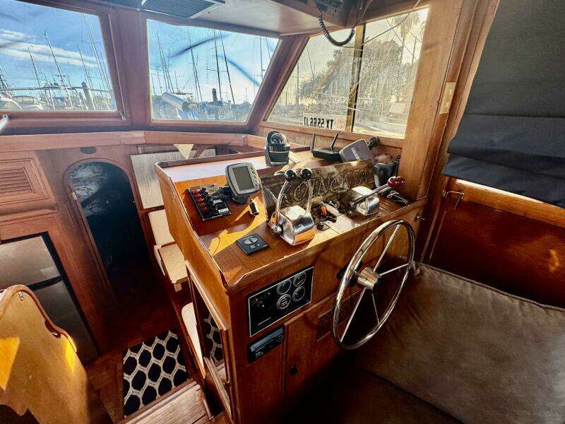 47ft Marine Trader Yacht For Sale