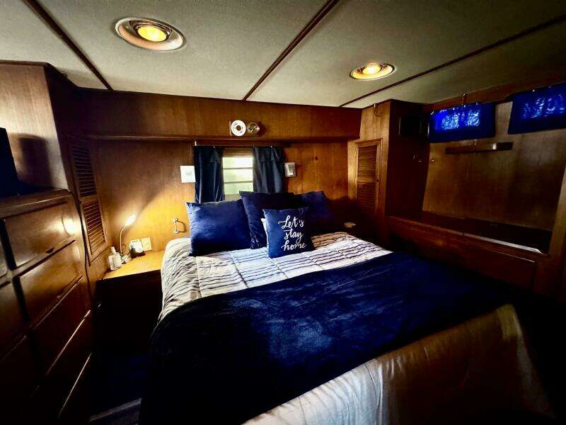 47ft Marine Trader Yacht For Sale