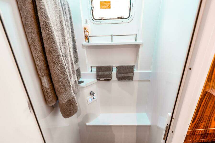 56ft HCB Yacht For Sale