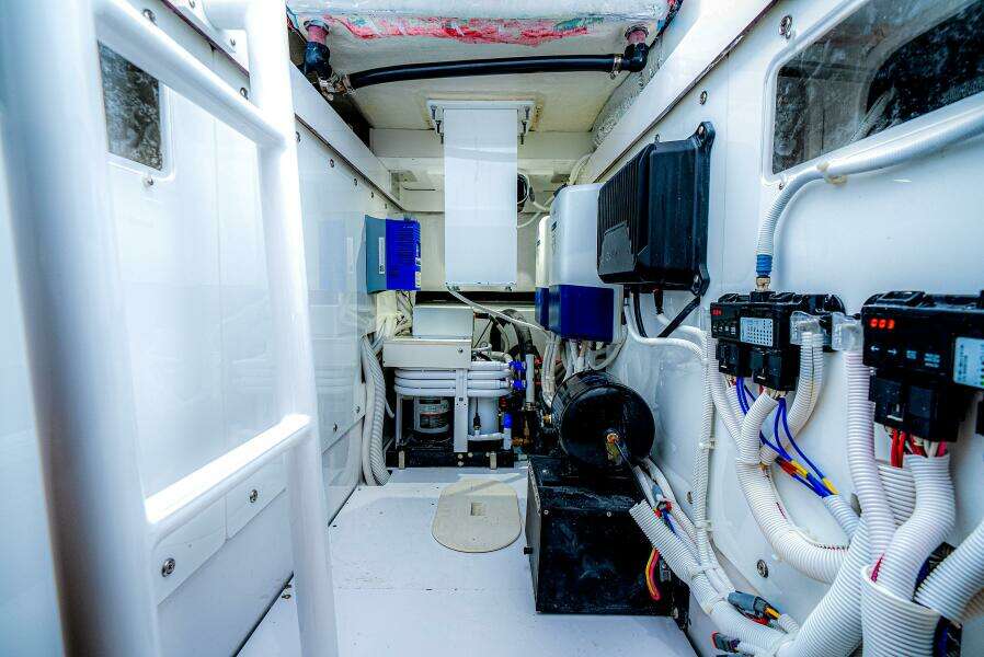 56ft HCB Yacht For Sale