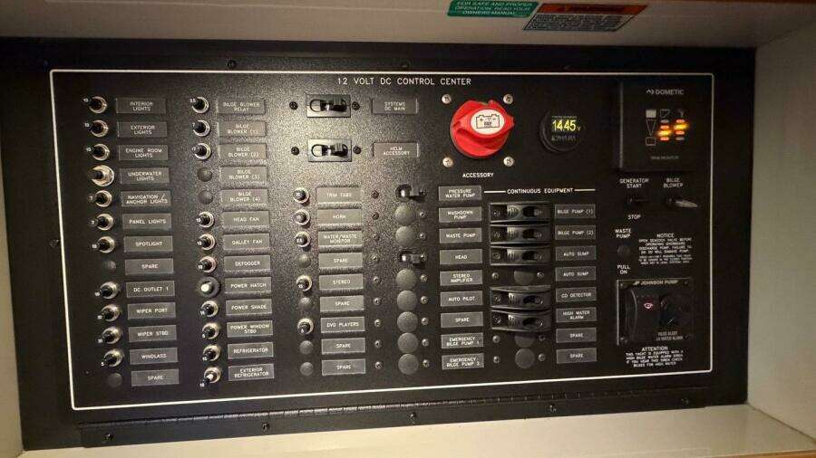 MJ 34ft Carver Yacht For Sale