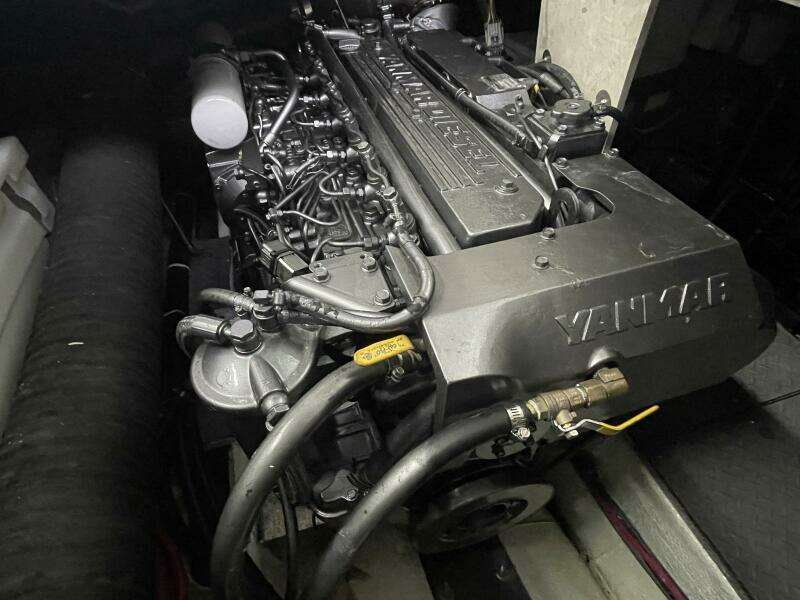 38ft Regal Yacht For Sale