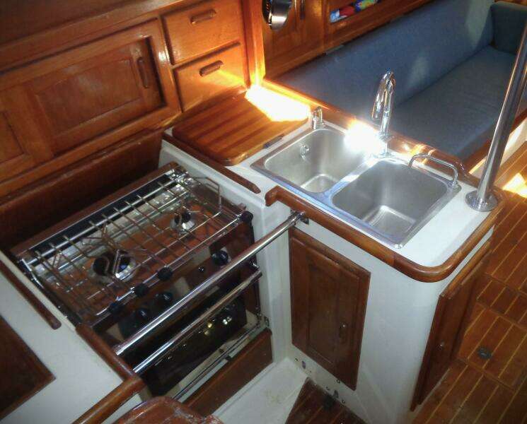 EVERYWHERE 34ft Pacific Seacraft Yacht For Sale