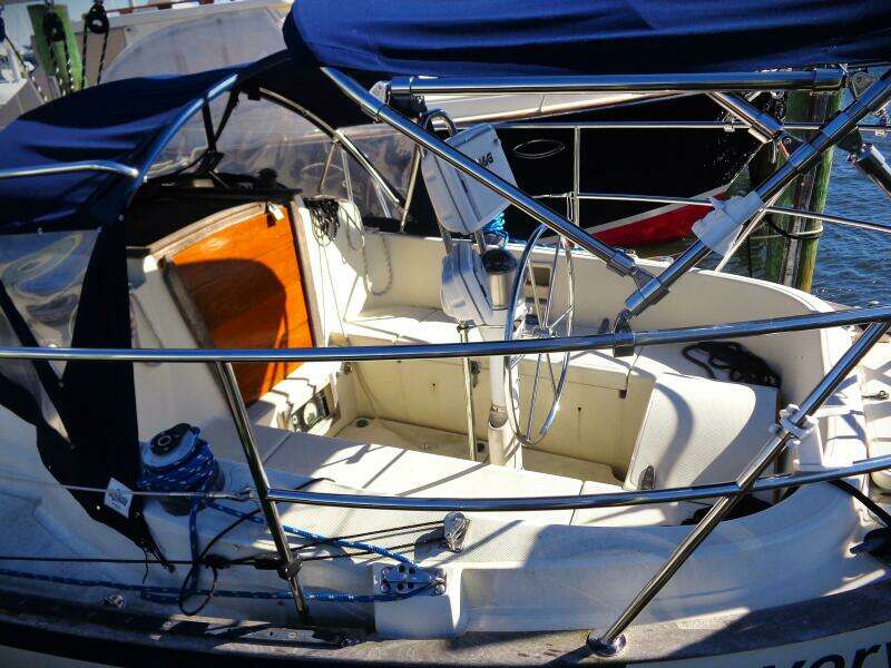 EVERYWHERE 34ft Pacific Seacraft Yacht For Sale