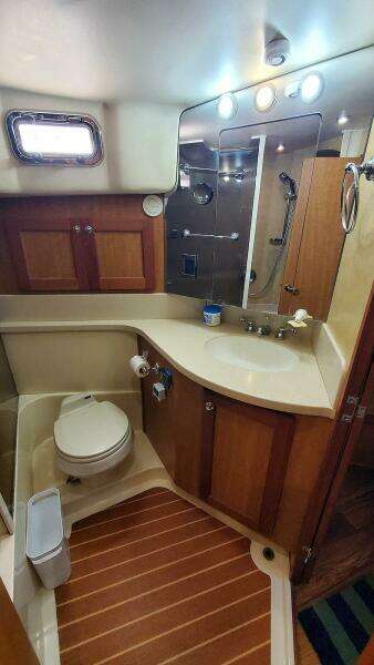 Head Vanity And Toilet