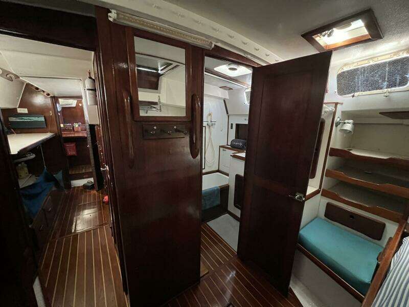 Longevity 46ft Morgan Yacht For Sale