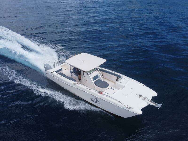 Voyager 33ft World Cat Yacht For Sale