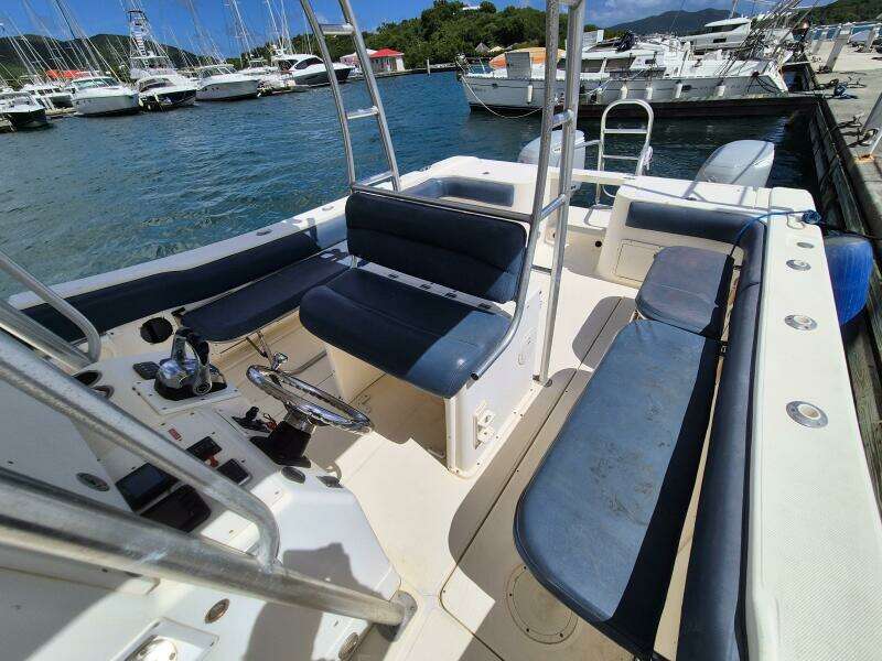Voyager 33ft World Cat Yacht For Sale