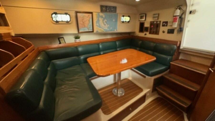 34' 2000 Mainship 34 Pilot