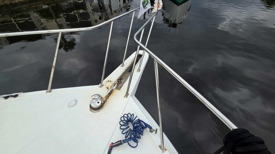 53' 1998 Navigator 5300