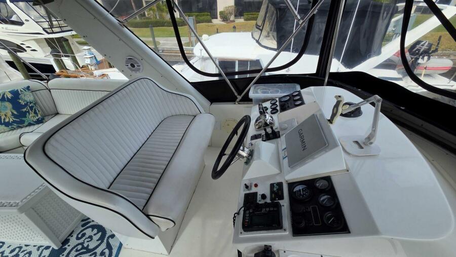 53' 1998 Navigator 5300