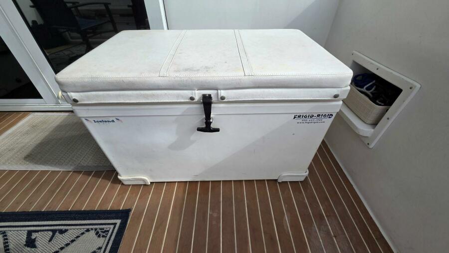 53' 1998 Navigator 5300