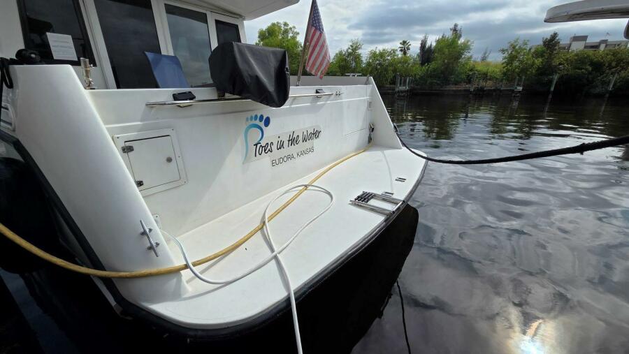 53' 1998 Navigator 5300