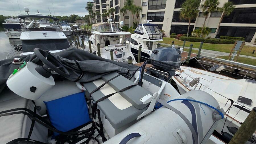 53' 1998 Navigator 5300