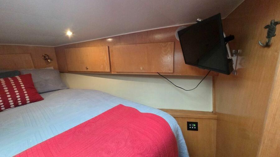 53' 1998 Navigator 5300