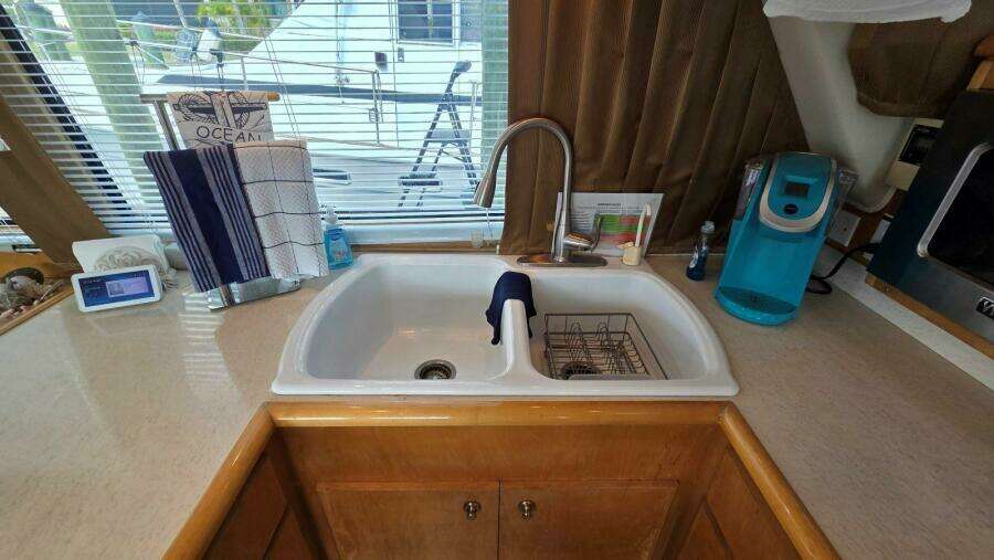 Toes in the Water 53ft Navigator Yacht For Sale