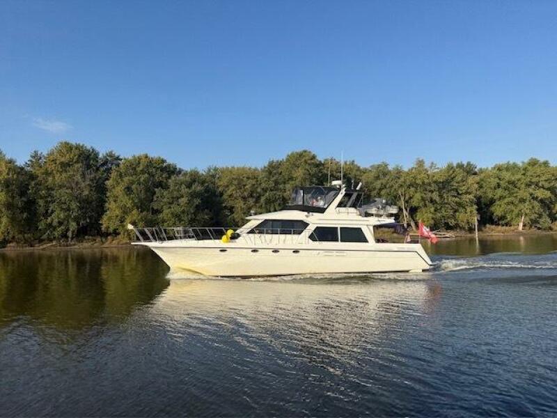 53' 1998 Navigator 5300
