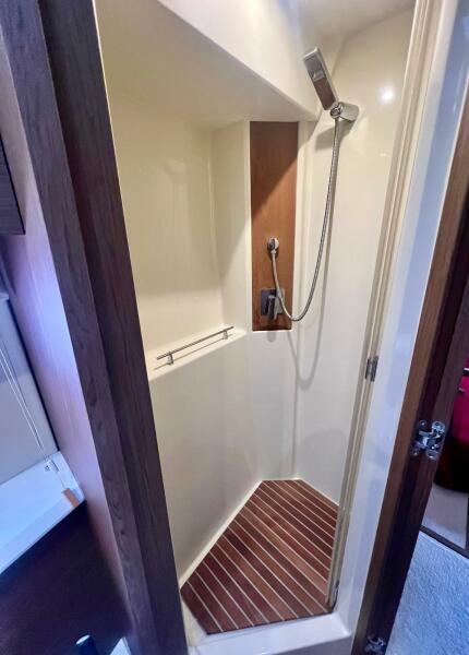 45' 2017 Beneteau Monte Carlo 4