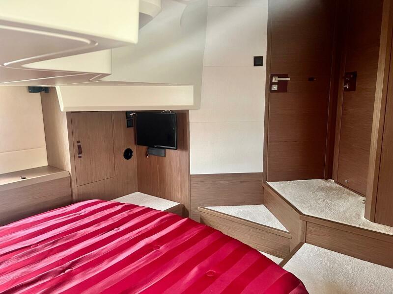 45' 2017 Beneteau Monte Carlo 4