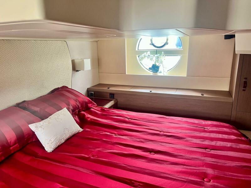 45' 2017 Beneteau Monte Carlo 4