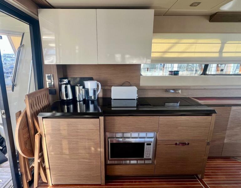 45' 2017 Beneteau Monte Carlo 4