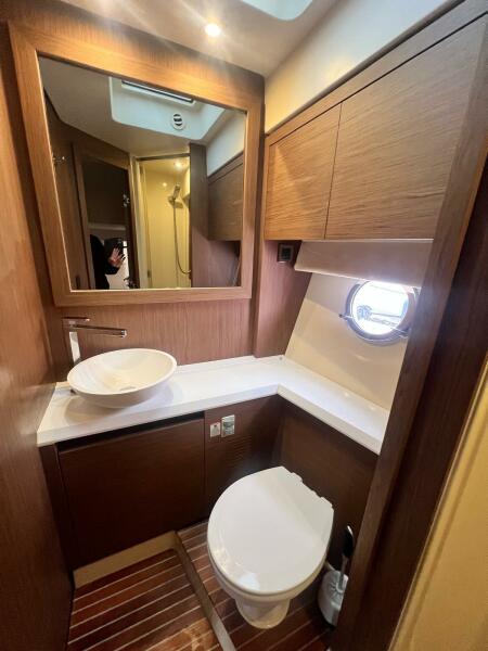 45' 2017 Beneteau Monte Carlo 4