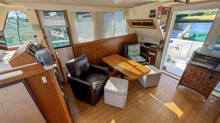 Salon Looking Starboard