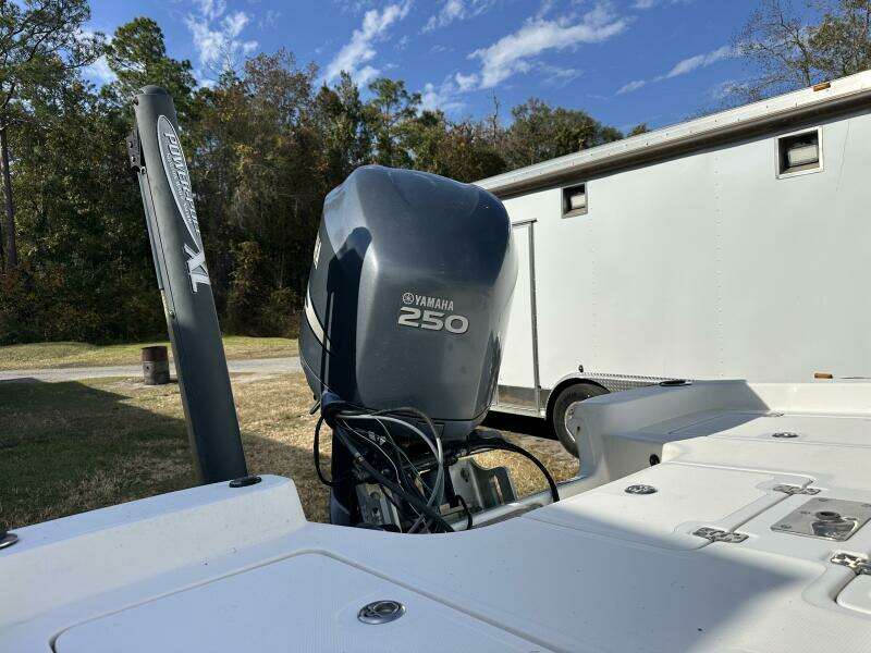 24ft NauticStar Yacht For Sale