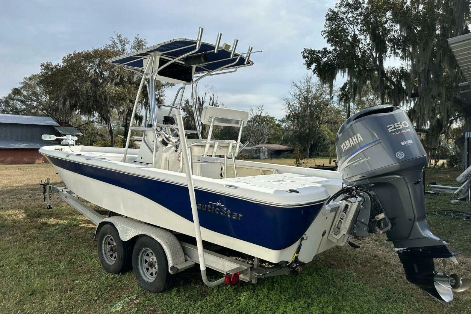 2008 NauticStar 2400 NauticBAY