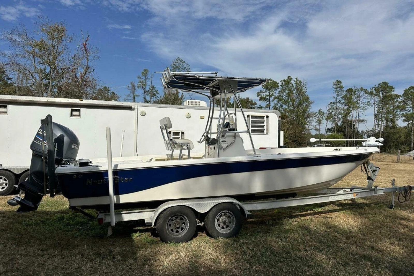 2008 NauticStar 2400 NauticBAY