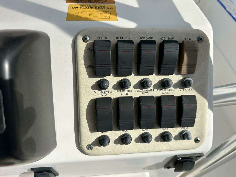 24ft NauticStar Yacht For Sale